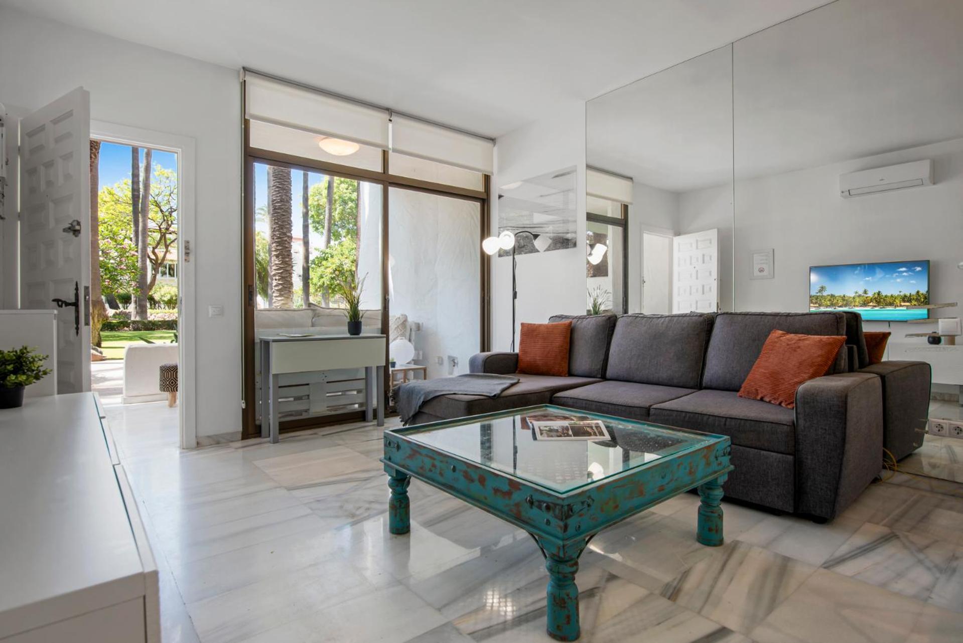 Апартаменты La Alcazaba Lagoon In By Costarentals - Ref M48